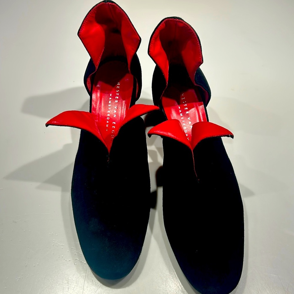 Hester Van Eeghen Amsterdam 37 Black suede heels with red leather accents
